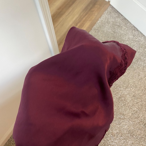 Victoria secret slip - Picture 2 of 2